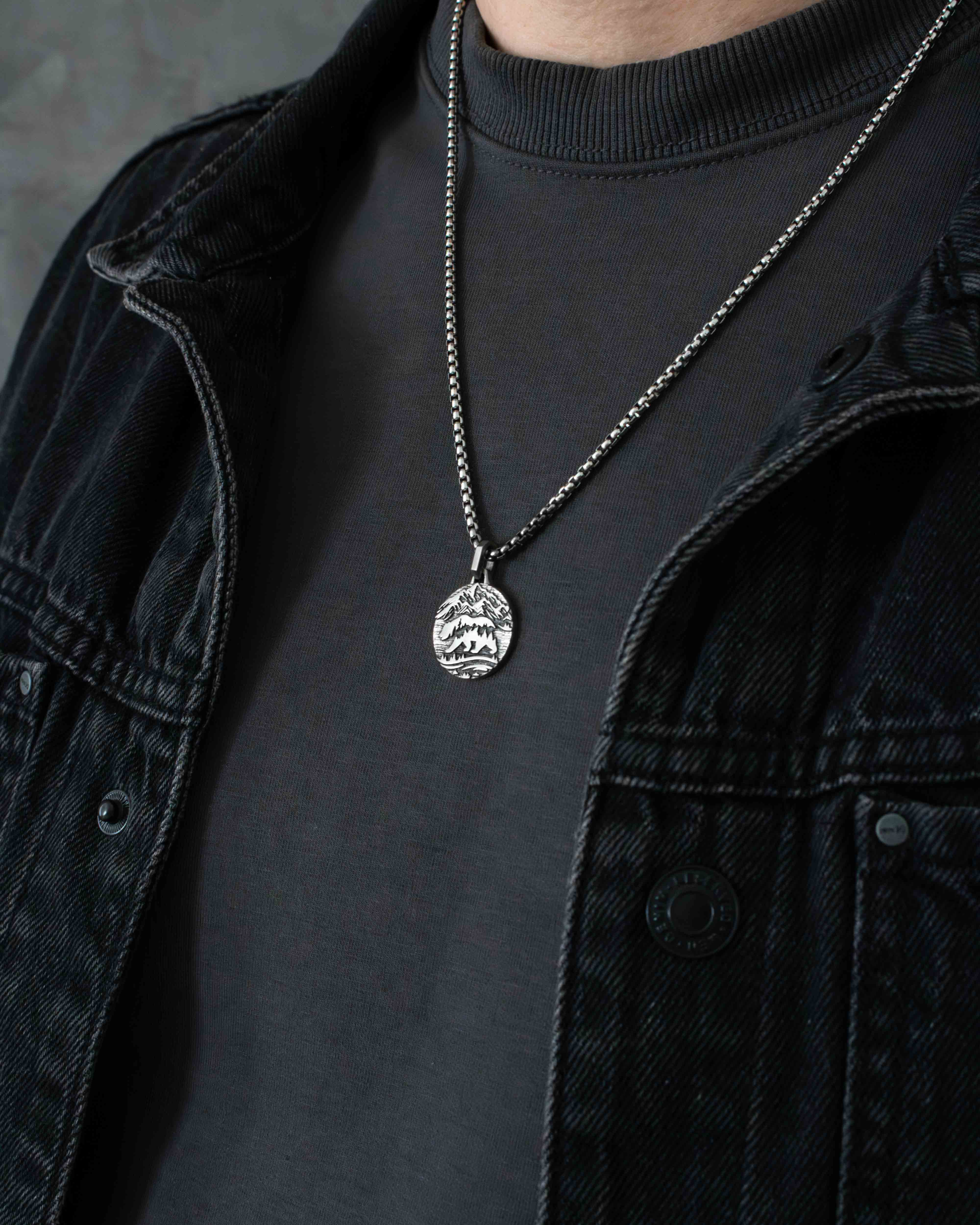 Nature inspired Round Necklace Mountains & Bear Silver