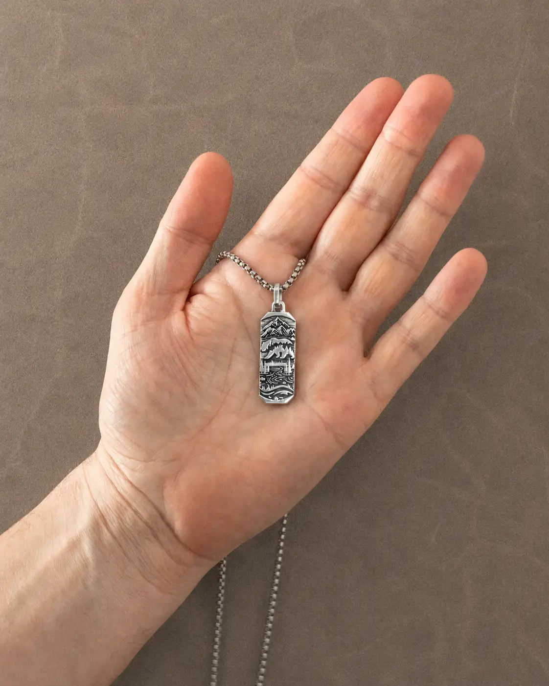 Bar Pendant with Bear and Mountains Fine Silver 925