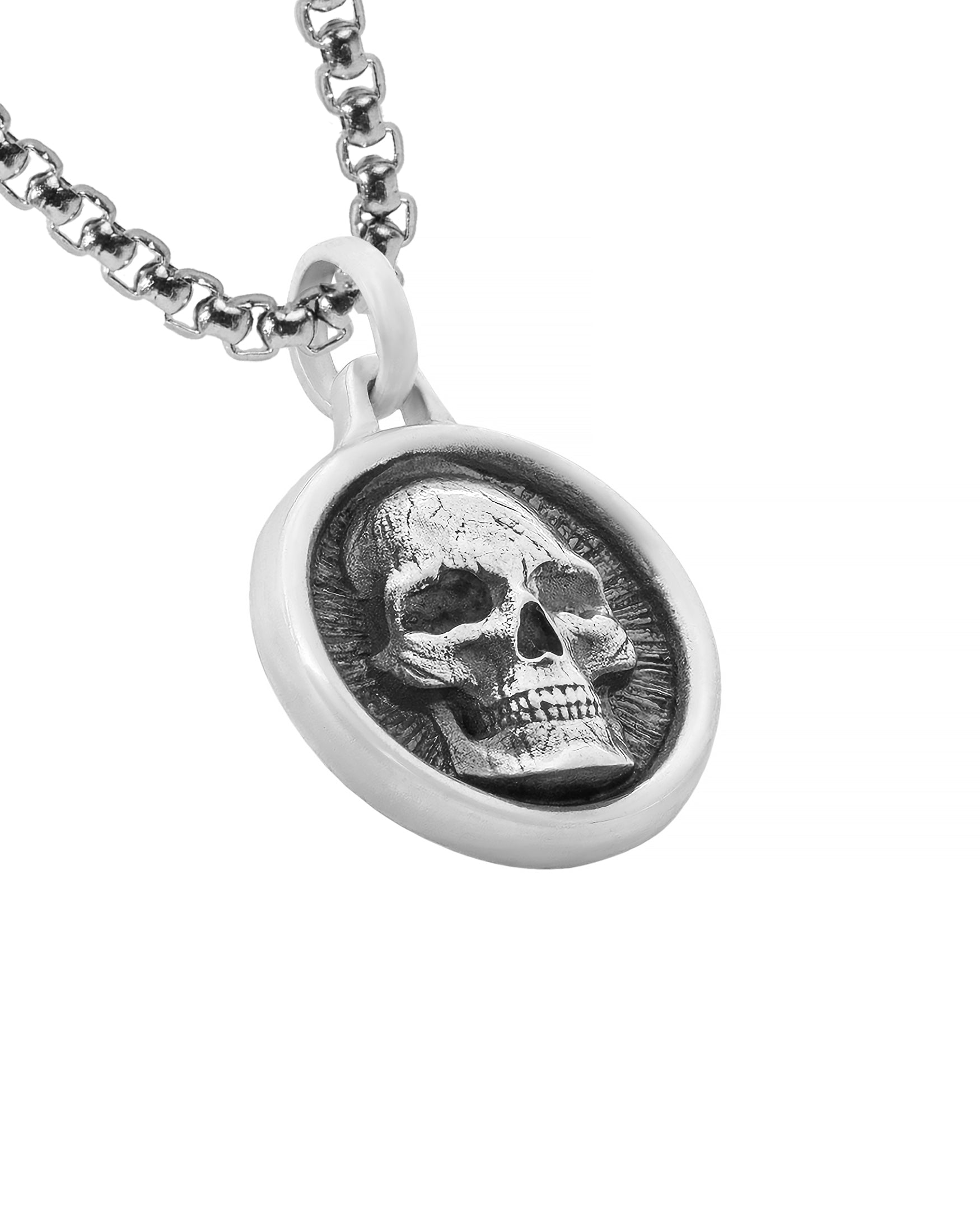 Men's Round Gothic Necklace with Skull Memento Mori
