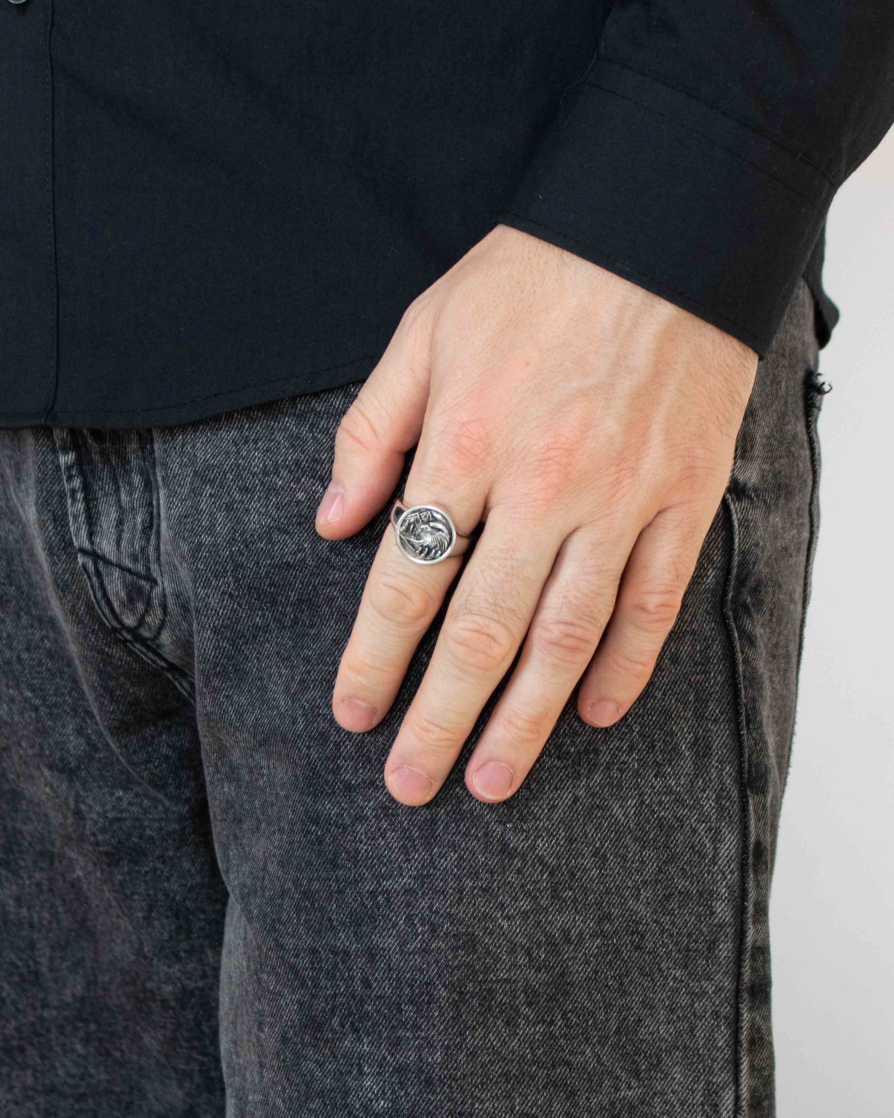 Mountain Eagle Ring Men's Silver Signet Round Shape