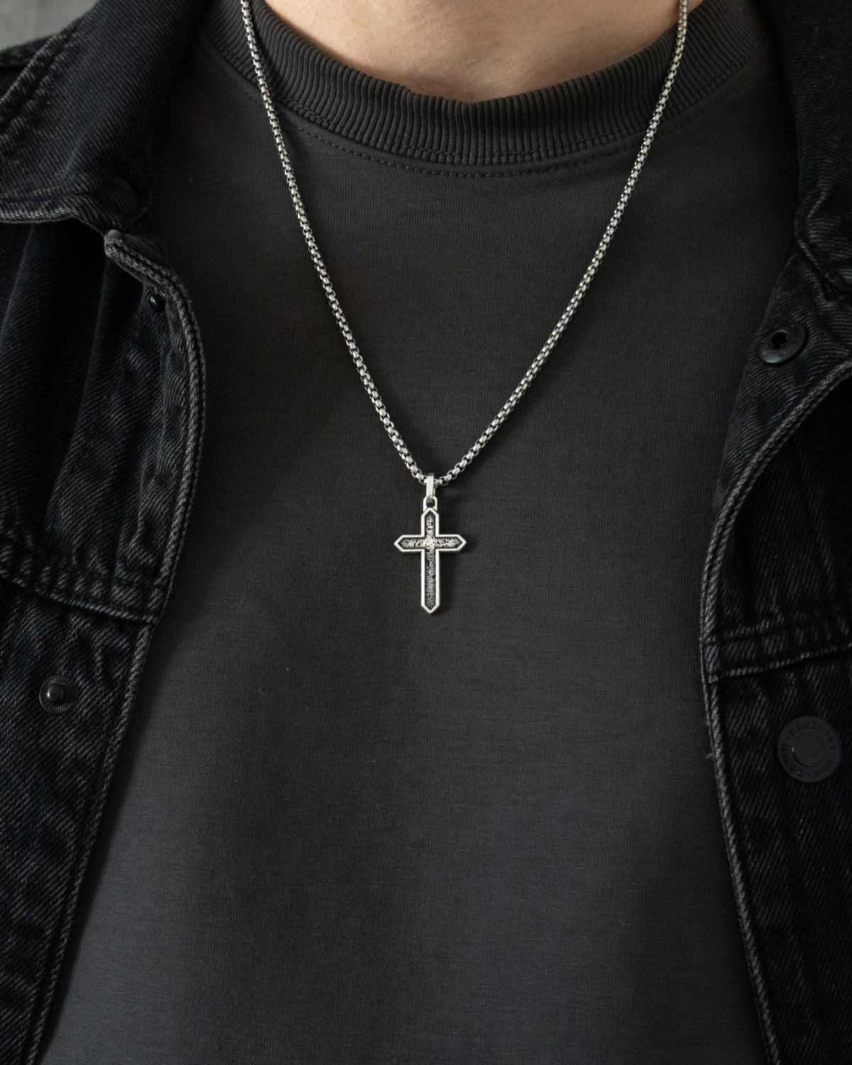Vintage Style Cross Pendant Silver Weathered Design
