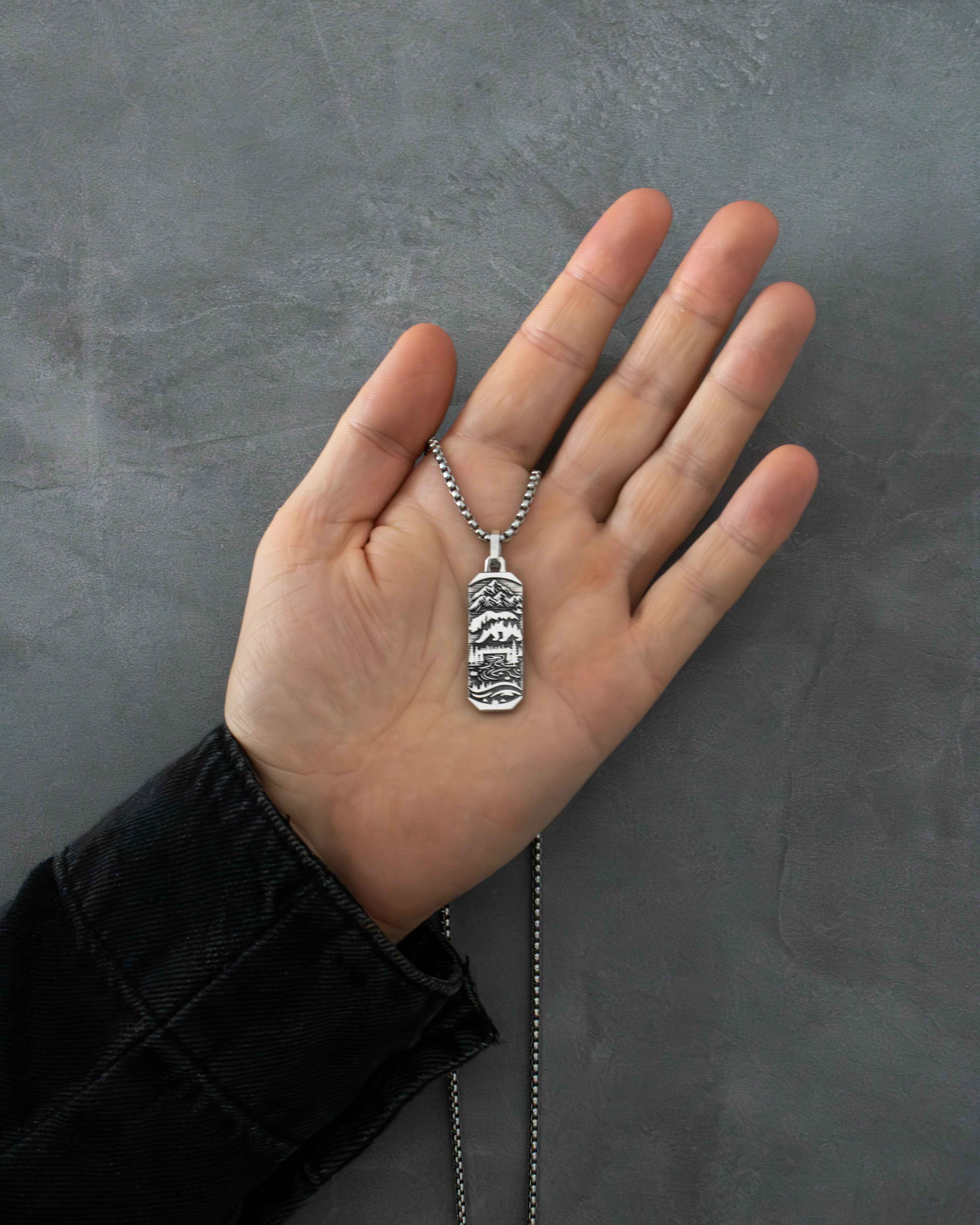 Bar Pendant with Bear and Mountains Fine Silver 925