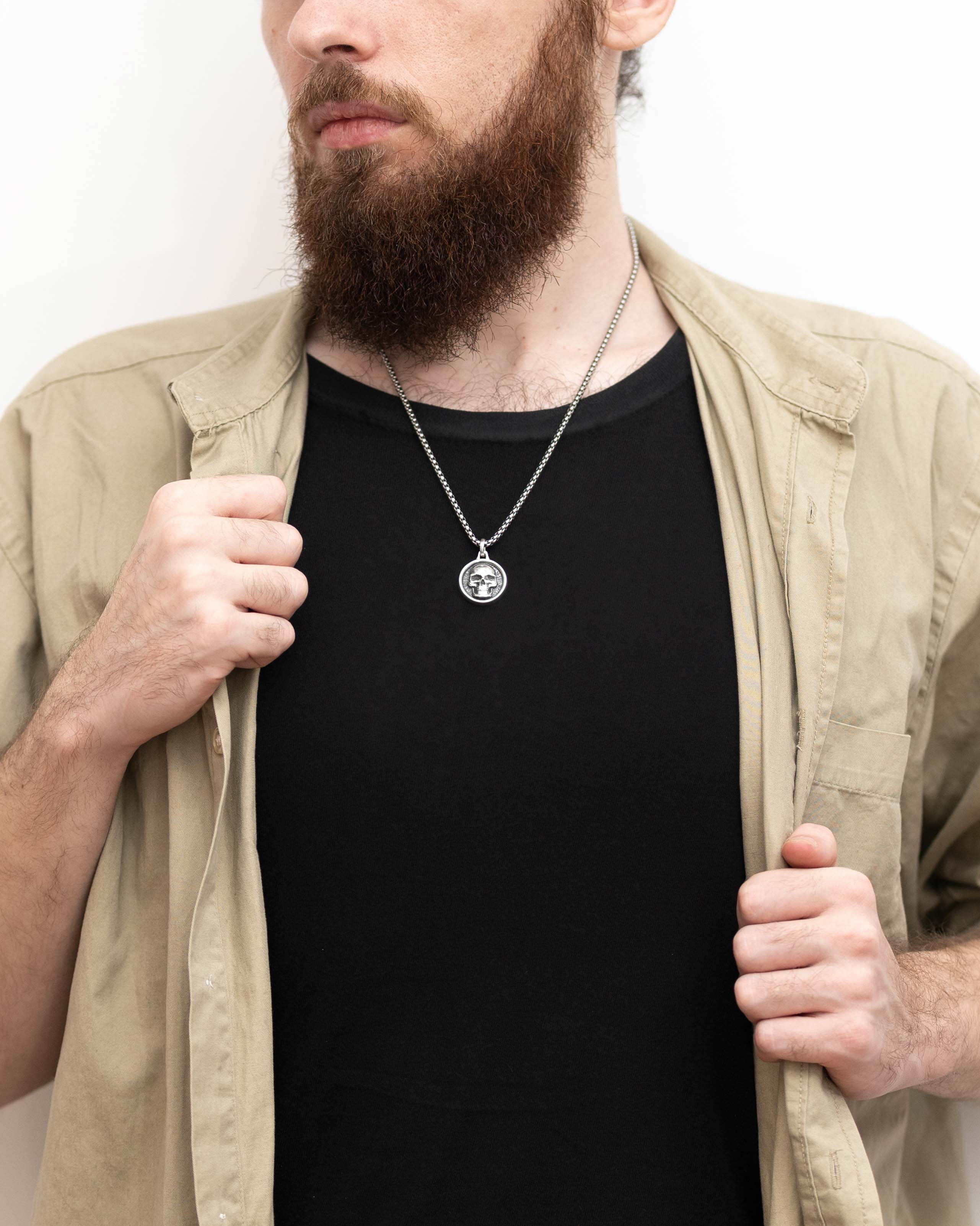 Men's Round Gothic Necklace with Skull Memento Mori